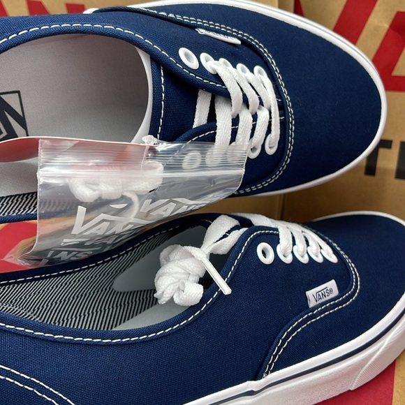 Vans Women’s Authentic (Angstrping) Dress blue/True White 
VN000EE332D
Sneakers - Picture 15 of 16